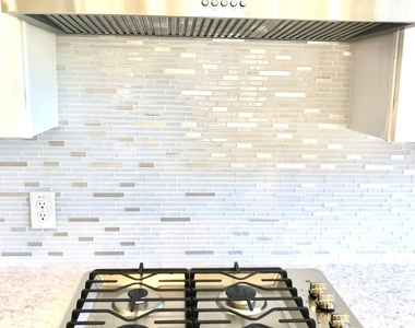 5711 Silver Bay Court - Photo Thumbnail 9