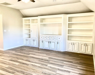 5711 Silver Bay Court - Photo Thumbnail 23