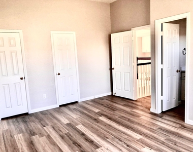 5711 Silver Bay Court - Photo Thumbnail 26