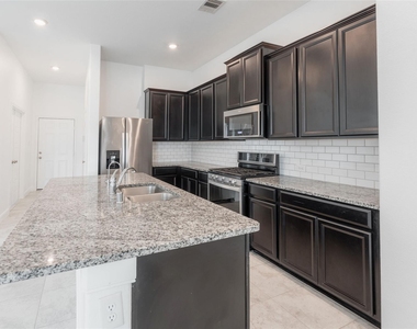 24207 Asher Hollow Lane - Photo Thumbnail 7