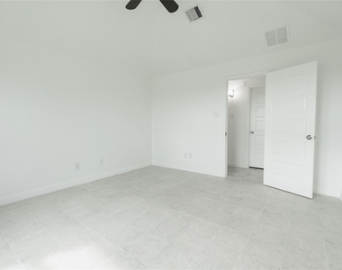 24207 Asher Hollow Lane - Photo Thumbnail 8