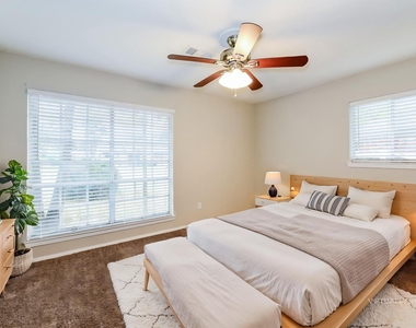 5721 Melanite Street - Photo Thumbnail 9