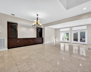 3027 Bissonnet Street - Photo Thumbnail 6