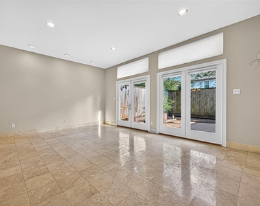 3027 Bissonnet Street - Photo Thumbnail 8