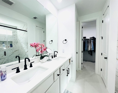 27039 Flower Isle Lane - Photo Thumbnail 9