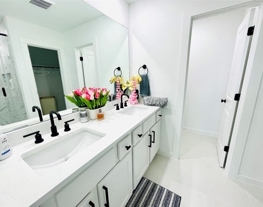 27039 Flower Isle Lane - Photo Thumbnail 19