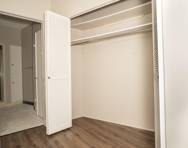 823 S Water Street - Photo Thumbnail 16
