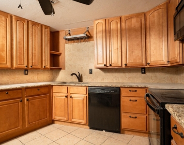 823 S Water Street - Photo Thumbnail 9