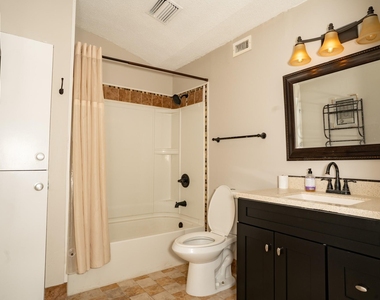 823 S Water Street - Photo Thumbnail 12