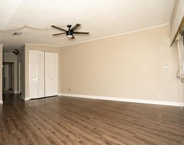 823 S Water Street - Photo Thumbnail 5