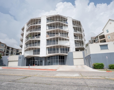 823 S Water Street - Photo Thumbnail 19