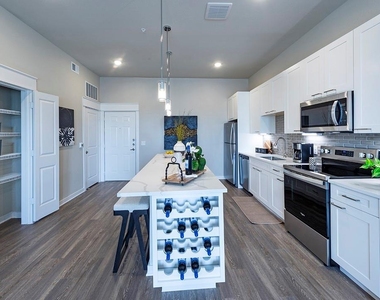 125 Prairie Parkway - Photo Thumbnail 8