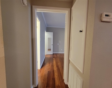 5711 Sugar Hill Drive - Photo Thumbnail 25