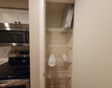 5711 Sugar Hill Drive - Photo Thumbnail 13