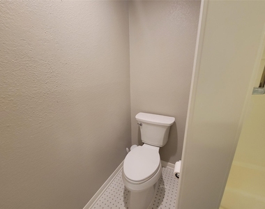 5711 Sugar Hill Drive - Photo Thumbnail 34