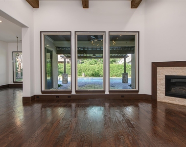 30 Freestone Stream Place - Photo Thumbnail 9