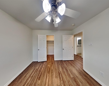 26949 Carriage Manor Lane - Photo Thumbnail 13