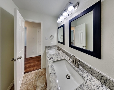 26949 Carriage Manor Lane - Photo Thumbnail 15