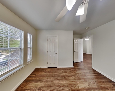 26949 Carriage Manor Lane - Photo Thumbnail 9