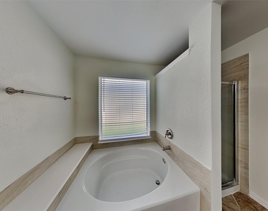 26949 Carriage Manor Lane - Photo Thumbnail 8