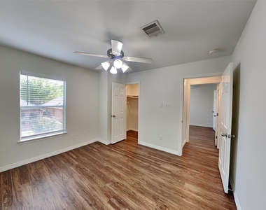 26949 Carriage Manor Lane - Photo Thumbnail 11