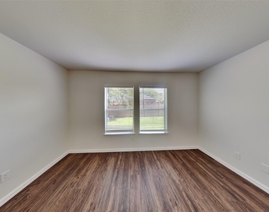 26949 Carriage Manor Lane - Photo Thumbnail 6