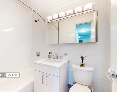 400 East 89th Street - Photo Thumbnail 4