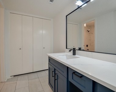 2333 Bering Drive - Photo Thumbnail 19