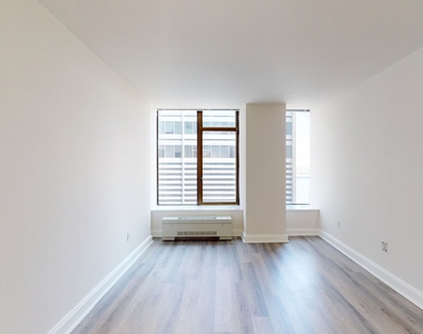 10 Hanover Square - Photo Thumbnail 2