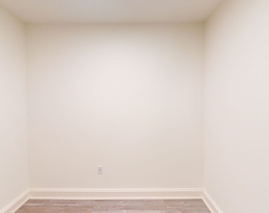 10 Hanover Square - Photo Thumbnail 4