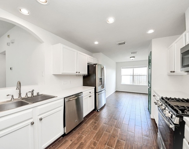 2511 Orchard Run Way - Photo Thumbnail 11