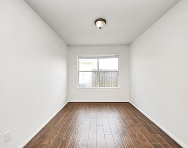 2511 Orchard Run Way - Photo Thumbnail 15