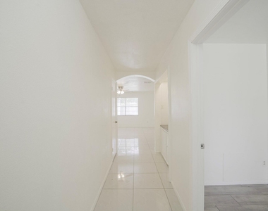 9811 Mango Street - Photo Thumbnail 4