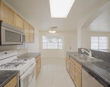 9811 Mango Street - Photo Thumbnail 13