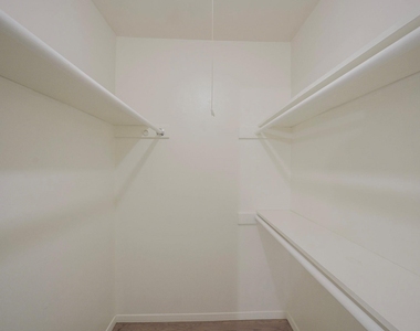 9811 Mango Street - Photo Thumbnail 17