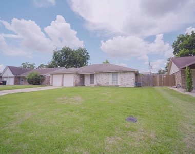 9811 Mango Street - Photo Thumbnail 2