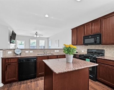 15319 Tupelo Drive - Photo Thumbnail 3