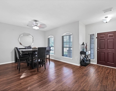 15319 Tupelo Drive - Photo Thumbnail 2