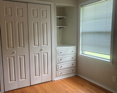 4713 Saxon Street - Photo Thumbnail 10