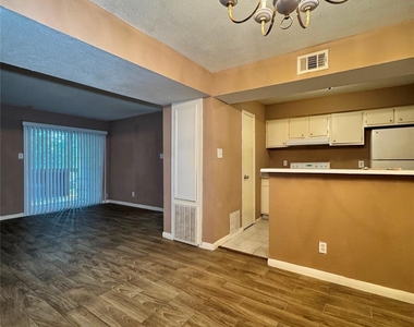 8201 Richmond - Photo Thumbnail 2