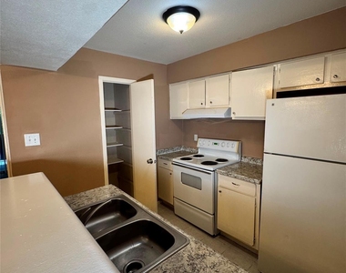 8201 Richmond - Photo Thumbnail 3