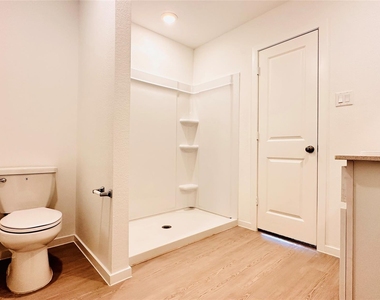 206 Amy Street - Photo Thumbnail 28