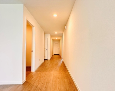 206 Amy Street - Photo Thumbnail 24