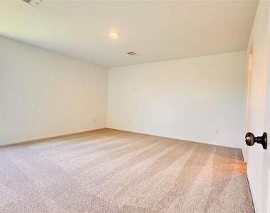 206 Amy Street - Photo Thumbnail 25