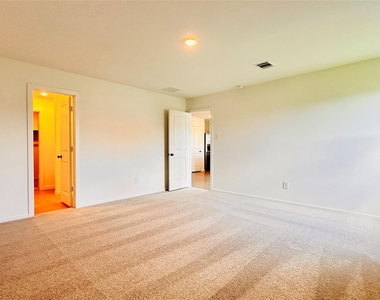 206 Amy Street - Photo Thumbnail 26