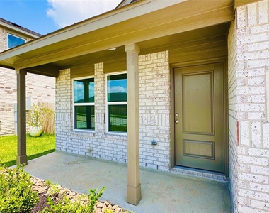 206 Amy Street - Photo Thumbnail 1