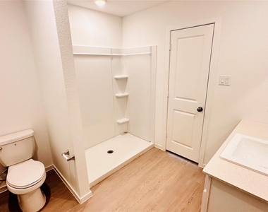 206 Amy Street - Photo Thumbnail 29