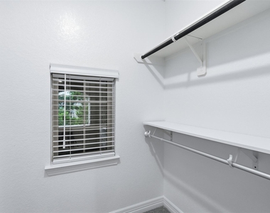 119 Buttonwood Court - Photo Thumbnail 28