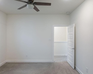 2726 Eado Edge Court - Photo Thumbnail 16