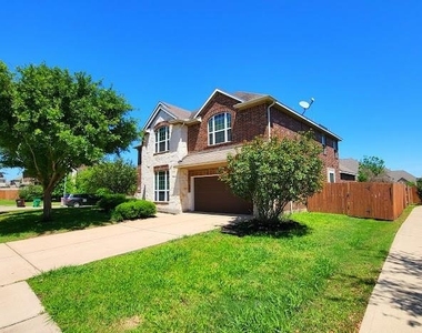 10007 Shire Green Lane - Photo Thumbnail 1